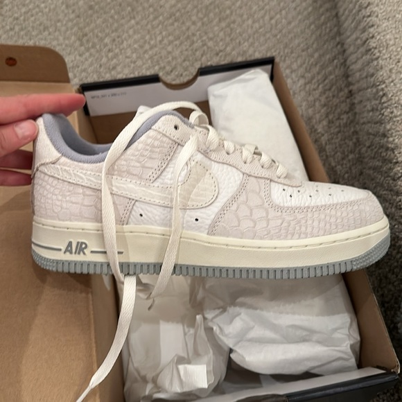Air Force 1 ‘07 - Picture 3 of 5